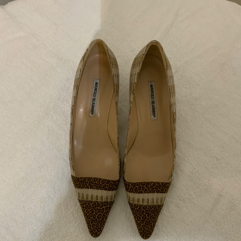 Manolo Blahnik Multi-Pattern Kitten Heel Pumps Nw… - image 7